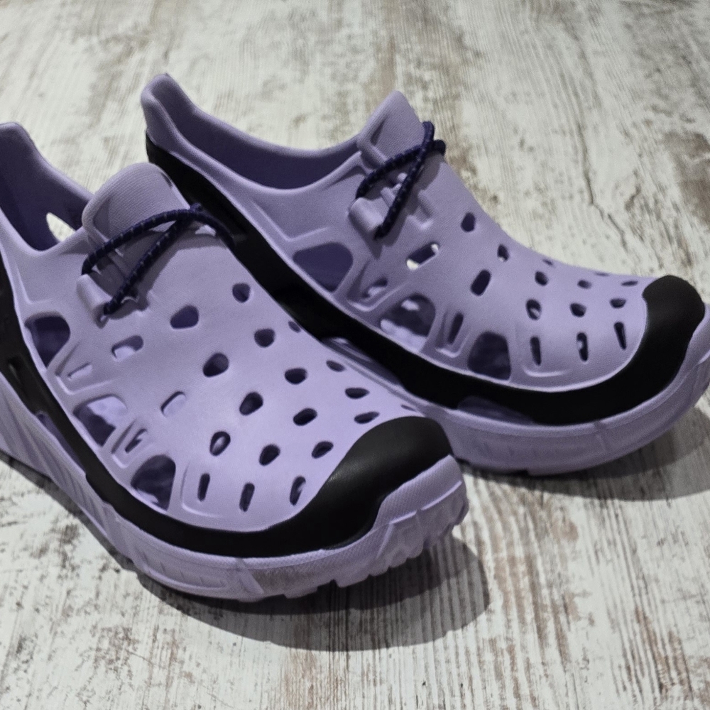 Kids Joybees Lavender Slip-On Clogs with Black Trim